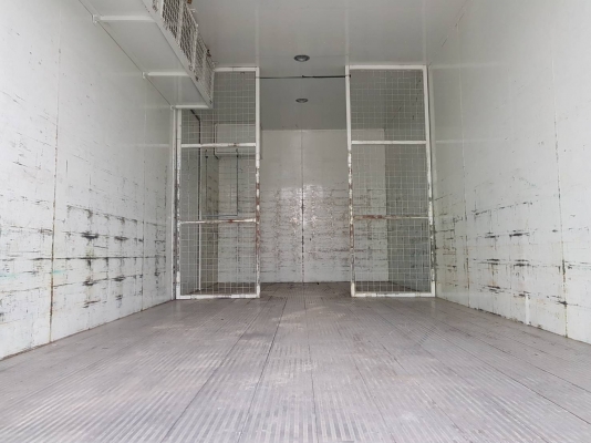 1,050,000"ขายคับหกล้อตู้อีสุ210ปี57