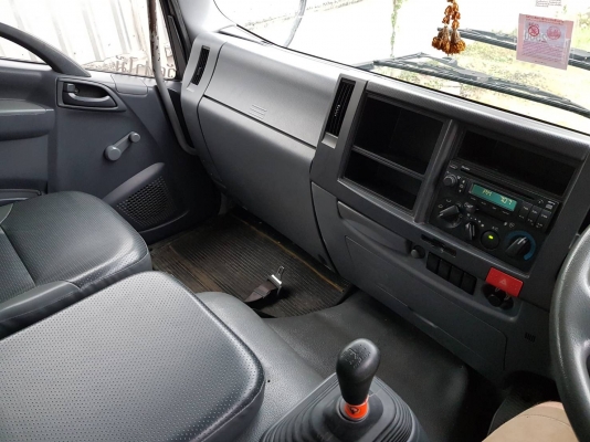 1,050,000"ขายคับหกล้อตู้อีสุ210ปี57