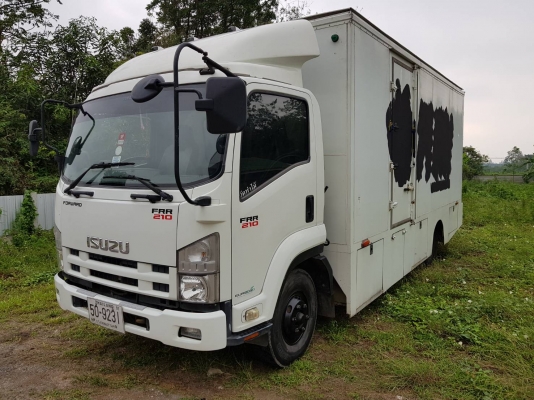 1,050,000"ขายคับหกล้อตู้อีสุ210ปี57