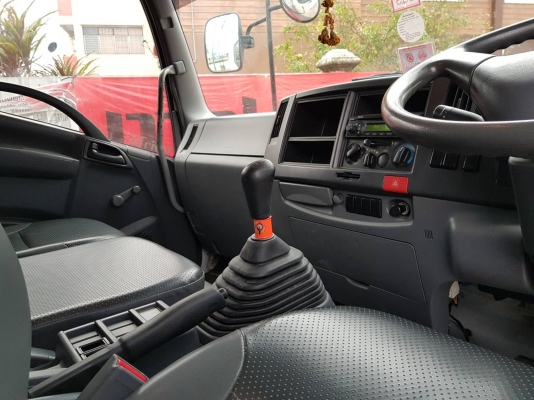 1,050,000"ขายคับหกล้อตู้อีสุ210ปี57