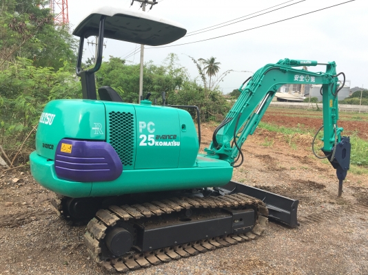 ขายรถขุดแบคโฮ KOMATSU Pc25-1 ขนาดเทียบเท่า30 รถเก่านอกแท้100\%  (พร้อมหัวแย็กOKADA + บุ้งกี๋) (แทรคเหล็กก้อนยาง) คอลโทนน้ำมัน ระบบไว รถพร้อมใช้งาน เอกสารใบอินวอยครบ                ????ราคา 440,000  ต่อรองได้???? ☎️สนใจติดต่อ  096-3268553 (สถิตย์พันธ์) ????