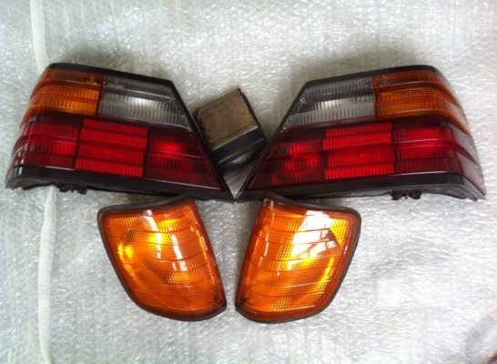 ไฟเลี้ยว benz w124 ไฟท้าย 124 แท้