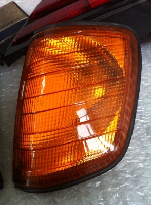 ไฟเลี้ยว benz w124 ไฟท้าย 124 แท้