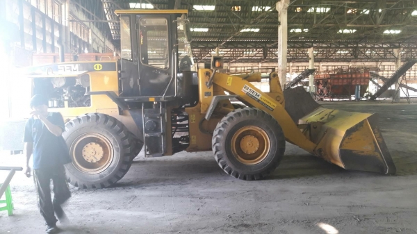 ขายดาวน์รถตักล้อยางขนาด 3 ตัน SEM 639B เครื่องยนต์ใหม่ (Weichai Deutz) ขายดาวน์รถตักล้อยางขนาด 3 ตัน SEM 639B เครื่องยนต์ใหม่ (Weichai Deutz)