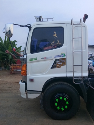 HINO MEGA 260 แรง ปี 48 สวยเดิมรถห้างแท้ 2 เพลา เครื่อง/เกียร์/เฟืองท้ายเดิม ยางใหม่ 10 เส้น มีระบบลากพ่วง ทะเบียนพร้อม