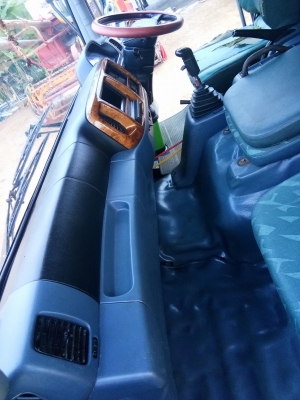 HINO MEGA 260 แรง ปี 48 สวยเดิมรถห้างแท้ 2 เพลา เครื่อง/เกียร์/เฟืองท้ายเดิม ยางใหม่ 10 เส้น มีระบบลากพ่วง ทะเบียนพร้อม