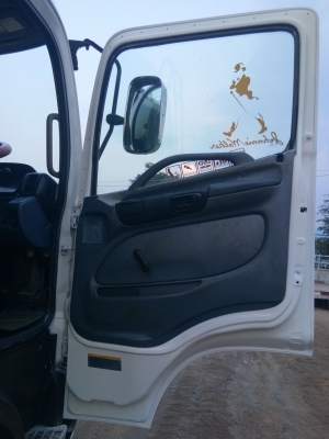 HINO MEGA 260 แรง ปี 48 สวยเดิมรถห้างแท้ 2 เพลา เครื่อง/เกียร์/เฟืองท้ายเดิม ยางใหม่ 10 เส้น มีระบบลากพ่วง ทะเบียนพร้อม