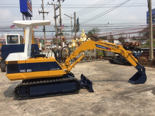 รถขุด Komatsu PC20-2 มือสอง นำเข้าจากญี่ปุ่น สภาพสวย พร้อมใช้งาน