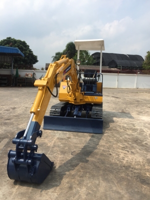 รถขุด Komatsu PC20-2 มือสอง นำเข้าจากญี่ปุ่น สภาพสวย พร้อมใช้งาน