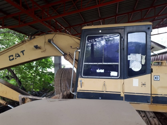 ขายด่วน รถแบคโฮ CAT E200B เฟรม สวย แท้คแน่นรถใช้งานน้อย สวย เก่าเก้บ เดิมๆ  ขาย 450000 คับ