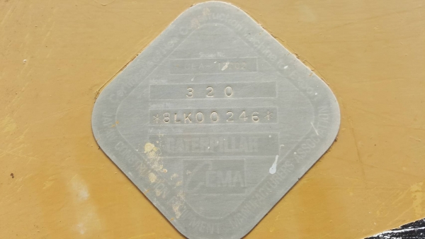 ขาย แบคโฮ CAT 320 Version 1 เอกสารเล่มทะเบียนครบ เครื่องเดิม ปั้มดี ช่วงล่างเช็คใหม่หมดพร้อมใช้งาน ราคาต่อรองได้ครับ