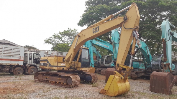 ขาย แบคโฮ CAT 320 Version 1 เอกสารเล่มทะเบียนครบ เครื่องเดิม ปั้มดี ช่วงล่างเช็คใหม่หมดพร้อมใช้งาน ราคาต่อรองได้ครับ