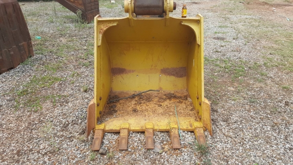 ขาย แบคโฮ CAT 320 Version 1 เอกสารเล่มทะเบียนครบ เครื่องเดิม ปั้มดี ช่วงล่างเช็คใหม่หมดพร้อมใช้งาน ราคาต่อรองได้ครับ