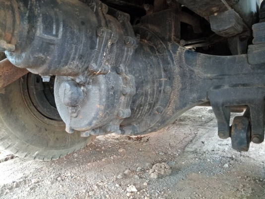 ช่วงล่างฟูโซ่สองเพลาเบรคใหญ่พร้อมคานหน้า+แหนบสวยๆยังยุในรถคับ