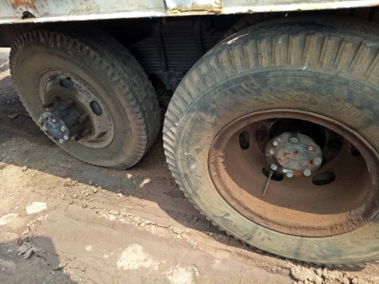 ช่วงล่างฟูโซ่สองเพลาเบรคใหญ่พร้อมคานหน้า+แหนบสวยๆยังยุในรถคับ