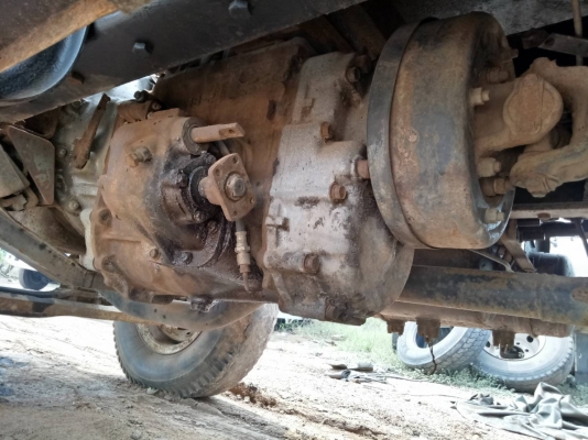 ช่วงล่างฟูโซ่สองเพลาเบรคใหญ่พร้อมคานหน้า+แหนบสวยๆยังยุในรถคับ