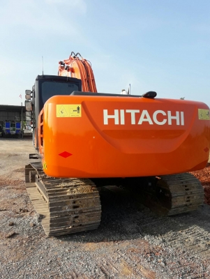 ขายรถแบ็คโฮ HITACHI ZX200-5G ปี 2013 ใช้งานเพียง 5 พันชั่วโมง สภาพนางฟ้า