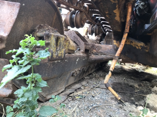 ขายรถแทรกเตอร์ แพ็คคู่ CAT D6C และ CAT D7F ราคา.750000 ตีนไก่ เกียร์ท๊อก มีลิปเปอร์หลัง รถสวย ช่วงล้างเต็ม เฟรมสวย เครื่องแน้น ปั้มแรง รถพร้อมใช้งานทั้ง 2 คัน สนใจนัดลองรถได้ที่.081-3531946 ต่อ.บางนา &amp; ID LINE รถอยู่ จ.กาณจนบุรี