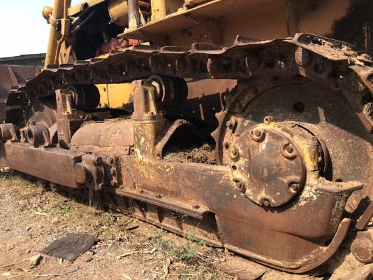 ขายรถแทรกเตอร์ แพ็คคู่ CAT D6C และ CAT D7F ราคา.750000 ตีนไก่ เกียร์ท๊อก มีลิปเปอร์หลัง รถสวย ช่วงล้างเต็ม เฟรมสวย เครื่องแน้น ปั้มแรง รถพร้อมใช้งานทั้ง 2 คัน สนใจนัดลองรถได้ที่.081-3531946 ต่อ.บางนา &amp; ID LINE รถอยู่ จ.กาณจนบุรี