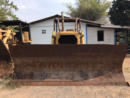 ขายรถแทรกเตอร์ แพ็คคู่ CAT D6C และ CAT D7F ราคา.750000 ตีนไก่ เกียร์ท๊อก มีลิปเปอร์หลัง รถสวย ช่วงล้างเต็ม เฟรมสวย เครื่องแน้น ปั้มแรง รถพร้อมใช้งานทั้ง 2 คัน สนใจนัดลองรถได้ที่.081-3531946 ต่อ.บางนา &amp; ID LINE รถอยู่ จ.กาณจนบุรี