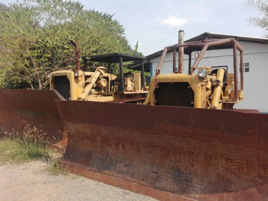 ขายรถแทรกเตอร์ แพ็คคู่ CAT D6C และ CAT D7F ราคา.750000 ตีนไก่ เกียร์ท๊อก มีลิปเปอร์หลัง รถสวย ช่วงล้างเต็ม เฟรมสวย เครื่องแน้น ปั้มแรง รถพร้อมใช้งานทั้ง 2 คัน สนใจนัดลองรถได้ที่.081-3531946 ต่อ.บางนา &amp; ID LINE รถอยู่ จ.กาณจนบุรี