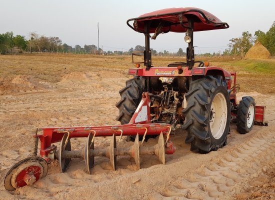 ยันม่าร์ 49แรงอุปกรณ์2ชิ้น สภาพดีเล่มทะเบียนพร้อมครับ ยันม่าร์ 49แรงอุปกรณ์2ชิ้น สภาพดีเล่มทะเบียนพร้อมครับ