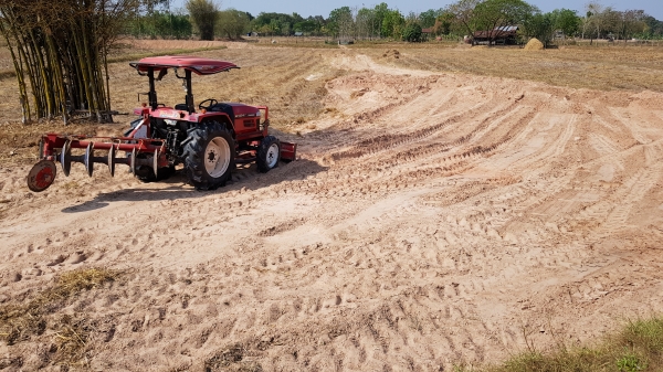 ยันม่าร์ 49แรงอุปกรณ์2ชิ้น สภาพดีเล่มทะเบียนพร้อมครับ ยันม่าร์ 49แรงอุปกรณ์2ชิ้น สภาพดีเล่มทะเบียนพร้อมครับ