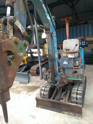 ส่งลูกค้า จ.สมุทรสงคราม เรียบร้อยแล้ว รถแบคโฮ KOBELCO SK014 รถเก่านอกนำเข้า ยังไม่เคยใช้งานในไทย เครื่องดี ปั๊มดี เอวแน่น ติดหัวกระแทกจากนอก สภาพพร้อมใช้งาน มีเอกสารใบอินวอยซ์