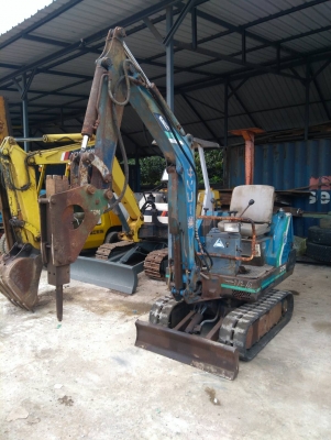 ส่งลูกค้า จ.สมุทรสงคราม เรียบร้อยแล้ว รถแบคโฮ KOBELCO SK014 รถเก่านอกนำเข้า ยังไม่เคยใช้งานในไทย เครื่องดี ปั๊มดี เอวแน่น ติดหัวกระแทกจากนอก สภาพพร้อมใช้งาน มีเอกสารใบอินวอยซ์
