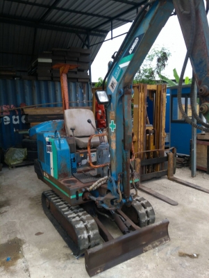 ส่งลูกค้า จ.สมุทรสงคราม เรียบร้อยแล้ว รถแบคโฮ KOBELCO SK014 รถเก่านอกนำเข้า ยังไม่เคยใช้งานในไทย เครื่องดี ปั๊มดี เอวแน่น ติดหัวกระแทกจากนอก สภาพพร้อมใช้งาน มีเอกสารใบอินวอยซ์