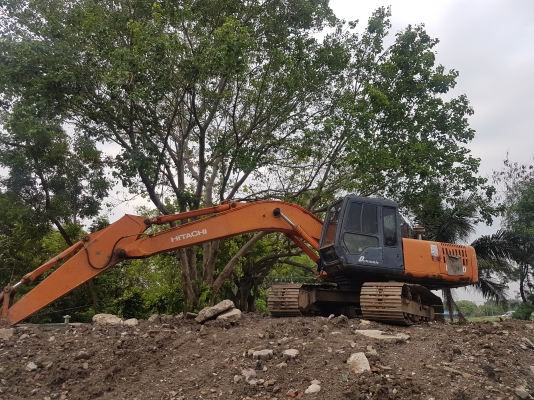 ขายEX200-2. พร้อม ใช้งาน. จะเปลี่ยนเป็น120