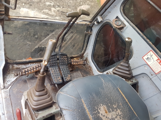 ขายEX200-2. พร้อม ใช้งาน. จะเปลี่ยนเป็น120 ขายEX200-2. พร้อม ใช้งาน. จะเปลี่ยนเป็น120