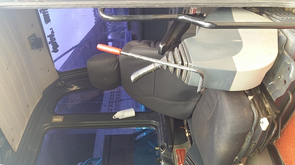 ขาย 1,850,000 KOBELCO sk 200-8 super X 8,400 ชม. เครื่องดี ปั้มแรง เอวแน่น ช่วงล่างสวย สีไม่สวยเอกสารแจ้งจำหน่าย รถสวยพร้อมใช้ รถอยู่ เพชรบุรี 090-772-3710 090-772-3708