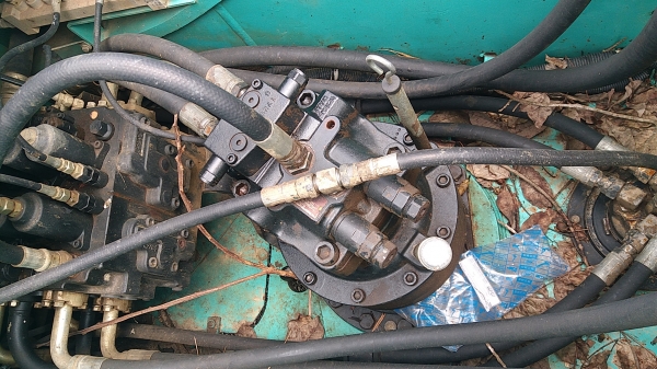 ขาย 1,850,000 KOBELCO sk 200-8 super X 8,400 ชม. เครื่องดี ปั้มแรง เอวแน่น ช่วงล่างสวย สีไม่สวยเอกสารแจ้งจำหน่าย รถสวยพร้อมใช้ รถอยู่ เพชรบุรี 090-772-3710 090-772-3708