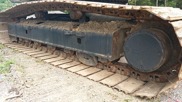 ขาย 1,850,000 KOBELCO sk 200-8 super X 8,400 ชม. เครื่องดี ปั้มแรง เอวแน่น ช่วงล่างสวย สีไม่สวยเอกสารแจ้งจำหน่าย รถสวยพร้อมใช้ รถอยู่ เพชรบุรี 090-772-3710 090-772-3708