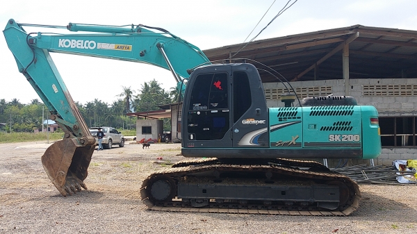ขาย 1,850,000 KOBELCO sk 200-8 super X 8,400 ชม. เครื่องดี ปั้มแรง เอวแน่น ช่วงล่างสวย สีไม่สวยเอกสารแจ้งจำหน่าย รถสวยพร้อมใช้ รถอยู่ เพชรบุรี 090-772-3710 090-772-3708