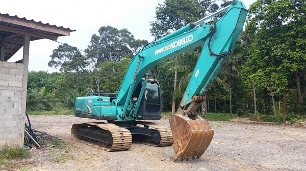 ขาย 1,850,000 KOBELCO sk 200-8 super X 8,400 ชม. เครื่องดี ปั้มแรง เอวแน่น ช่วงล่างสวย สีไม่สวยเอกสารแจ้งจำหน่าย รถสวยพร้อมใช้ รถอยู่ เพชรบุรี 090-772-3710 090-772-3708
