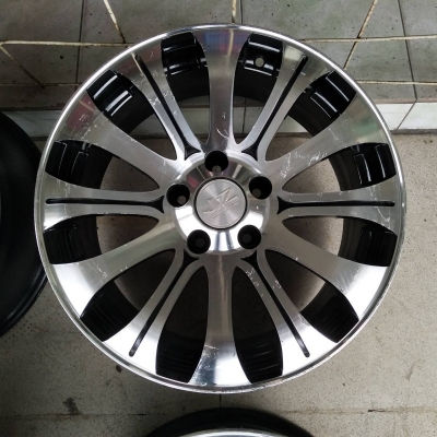 ขอบ17นิ้ว5รู114 ชุดนี้ราคา 5900 บาท