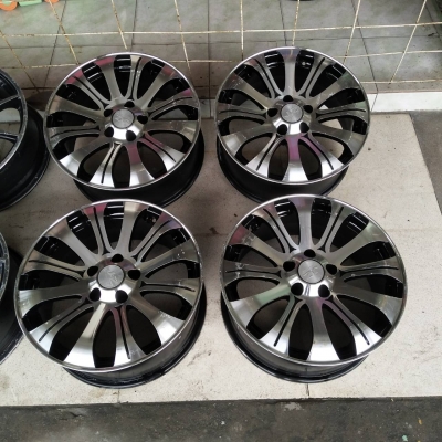 ขอบ17นิ้ว5รู114 ชุดนี้ราคา 5900 บาท