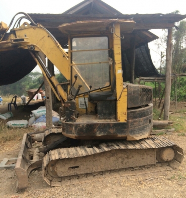 รถแม๊คโครยี่ห้อโคมัสสุ PC50 uu รถแม๊คโครยี่ห้อโคมัสสุ PC50 uu