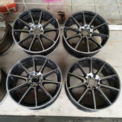 ขอบ17นิ้ว4รู100/114 ชุดนี้สมบูรณ์พร้อมใช้ ราคา 3900 บาท