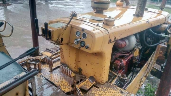 ขายคู่ 750,000  รถแทกเตอร์ CAT D6C เกียร์ทอคร์แรง มีลิปเปอร์หลัง D7F เกียร์ทอคร์แรง พร้อมใช้งาน เครื่องดี เกียร์แรง ช่วงล่างดี พร้อมใช้งานทั้งคู่ เอกสารใบซื้อขาย   รถอยู่ กาญจนบุรี  090-772-3710 090-772-3708