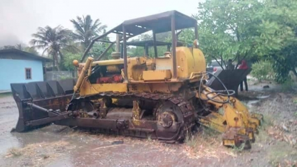 ขายคู่ 750,000  รถแทกเตอร์ CAT D6C เกียร์ทอคร์แรง มีลิปเปอร์หลัง D7F เกียร์ทอคร์แรง พร้อมใช้งาน เครื่องดี เกียร์แรง ช่วงล่างดี พร้อมใช้งานทั้งคู่ เอกสารใบซื้อขาย   รถอยู่ กาญจนบุรี  090-772-3710 090-772-3708