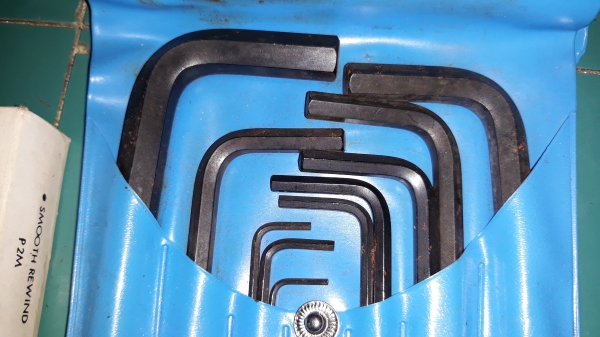 ขายหกเหลี่ยมมิล EIGHT MADE IN JAPAN.และตลับเมตรเจแปน ใหม่เก่าเก็บ ขายหกเหลี่ยมมิล EIGHT MADE IN JAPAN.และตลับเมตรเจแปน ใหม่เก่าเก็บ