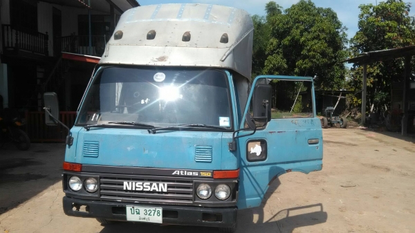 หลังคาปีเนียม4ล้อกลางสภาพสวยพร้อมใช้คับ