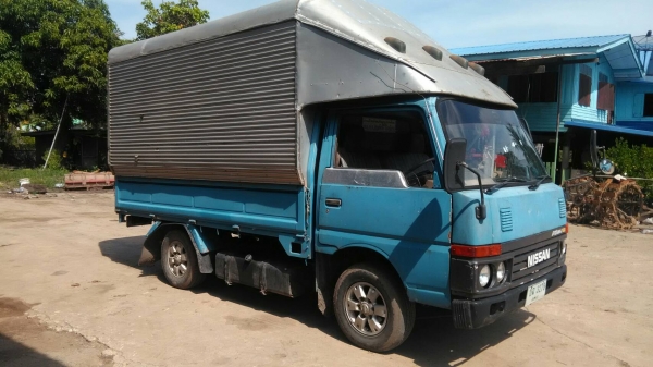 หลังคาปีเนียม4ล้อกลางสภาพสวยพร้อมใช้คับ