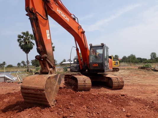 ขาย 1,150,000  HITASHI  ZX 200-3 เครื่องดี  ปั้มแรง เอวดี ช่วงล่างพอได้ รถพร้อมใช้  เอกสารเล่มทะเบียน รถอยู่ ราชบุรี 090-772-3710 090-772-3708