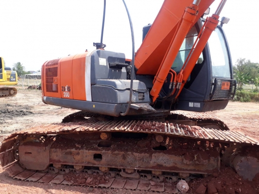 ขาย 1,150,000  HITASHI  ZX 200-3 เครื่องดี  ปั้มแรง เอวดี ช่วงล่างพอได้ รถพร้อมใช้  เอกสารเล่มทะเบียน รถอยู่ ราชบุรี 090-772-3710 090-772-3708