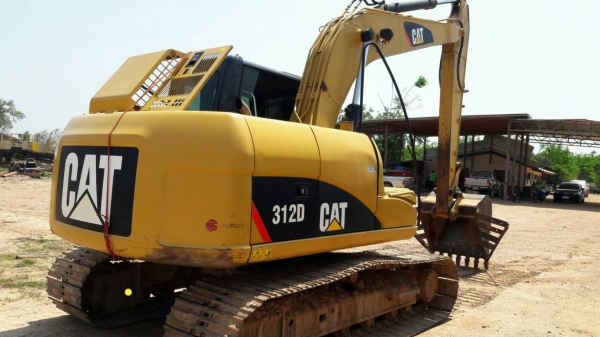 ขาย 1,350,000 CAT 312 D รถสวยเหมือนใหม่ 9,500 ชม.  เครื่องดี ปั๊มแรง เอวแน่น ช่วงล่างใหม่หมด ไฟฟ้าเต็ม เอกสารใบแจ้งจำหน่าย รถสวยพร้อมใช้ รถอยู่ ยะโสธร 090-772-3710 090-772-3708