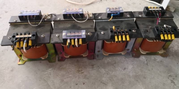 900 บ.ส่งถึงบ้านฟรีโทร 083-2000058 LINE ID: line832923 หม้อแปลงไฟจากไฟบ้านเรา 220 V. เป็นไฟญี่ปุ่นหรือเมริกา 100 - 120V. เลือกจุดต่อใช้งานได้ ขนาดกำลัง 5 A.เต็มๆจากญี่ปุ่น(มีแค่ 4 ตัว) 900 บ.ส่งถึงบ้านฟรีโทร 083-2000058 LINE ID: line832923 หม้อแปลงไฟจากไฟบ้านเรา 220 V. เป็นไฟญี่ปุ่นหรือเมริกา 100 - 120V. เลือกจุดต่อใช้งานได้ ขนาดกำลัง 5 A.เต็มๆจากญี่ปุ่น(มีแค่ 4 ตัว)